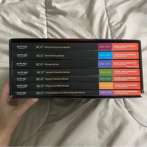 Kaplan MCAT Complete 7 Book Subject Review 2020-2021 Set - Picture 2 of 2